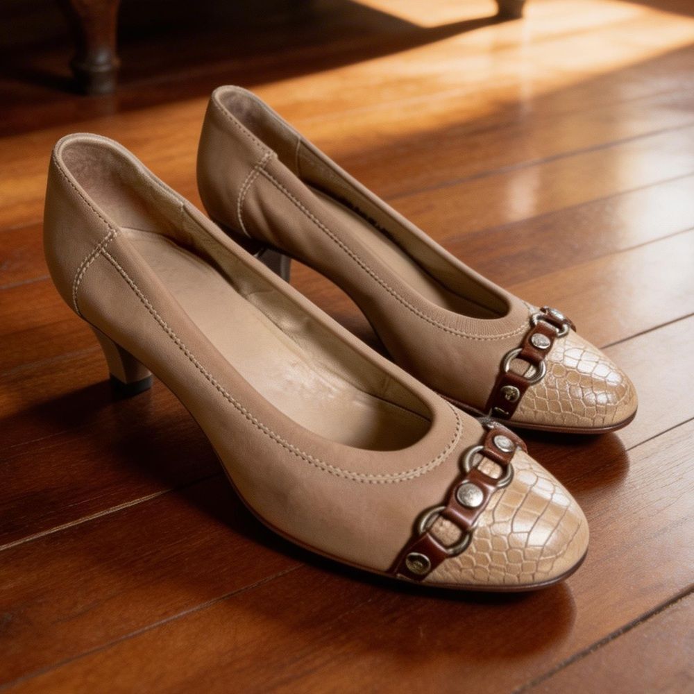 AGL WOMENS HEELS TAN WITH BUCKLE IN FRONT SIZE 38/7.5